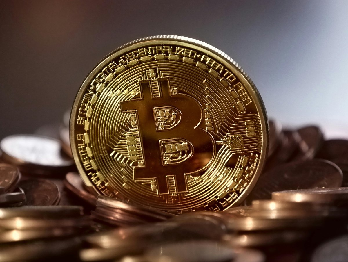 Media z wpisu CoinMarketCap
