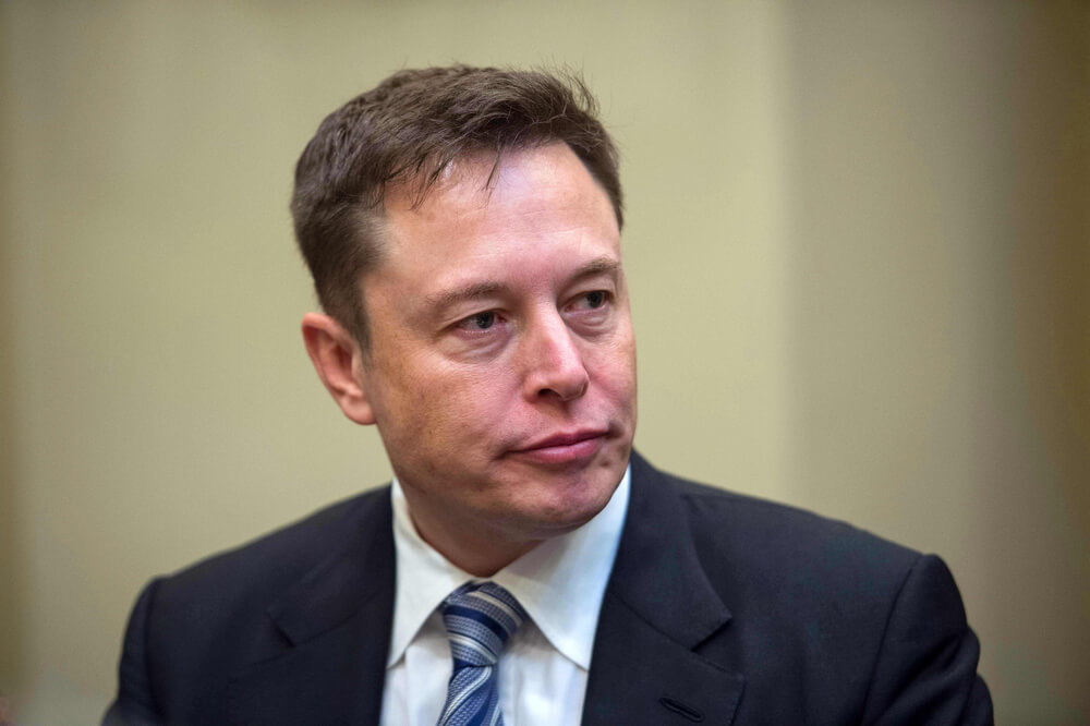 Jak już wczoraj informowaliśmy, Elon Musk zrezygnował z zakupu Twittera. Szef Tesli twierdzi, że robi to z powodu "fałszywych i wprowadzających w błąd" danych, jakie dostał od firmy. Tyle że spółka nie zamierza się poddać i zamierza pozwać miliardera do sądu.