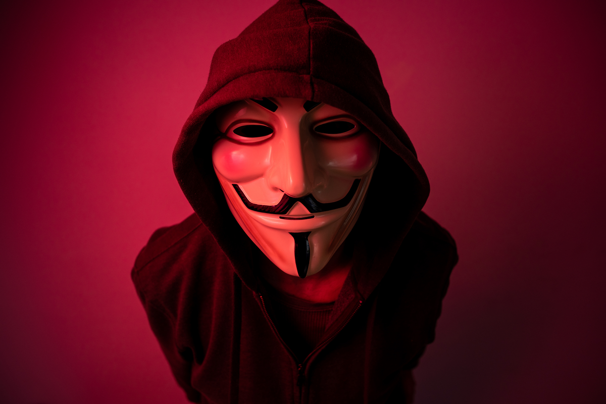 Anonymous zarzucają Yuga Labs stosowanie ezoterycznej symboliki