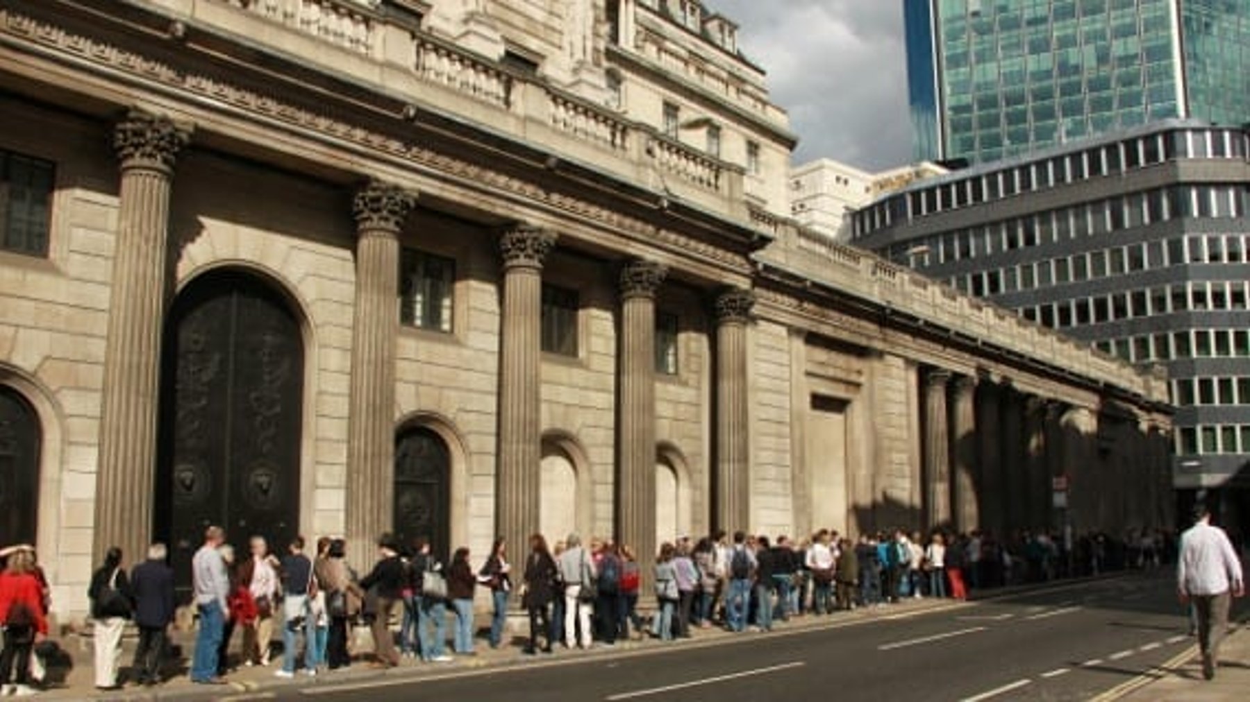 Queue at Bank