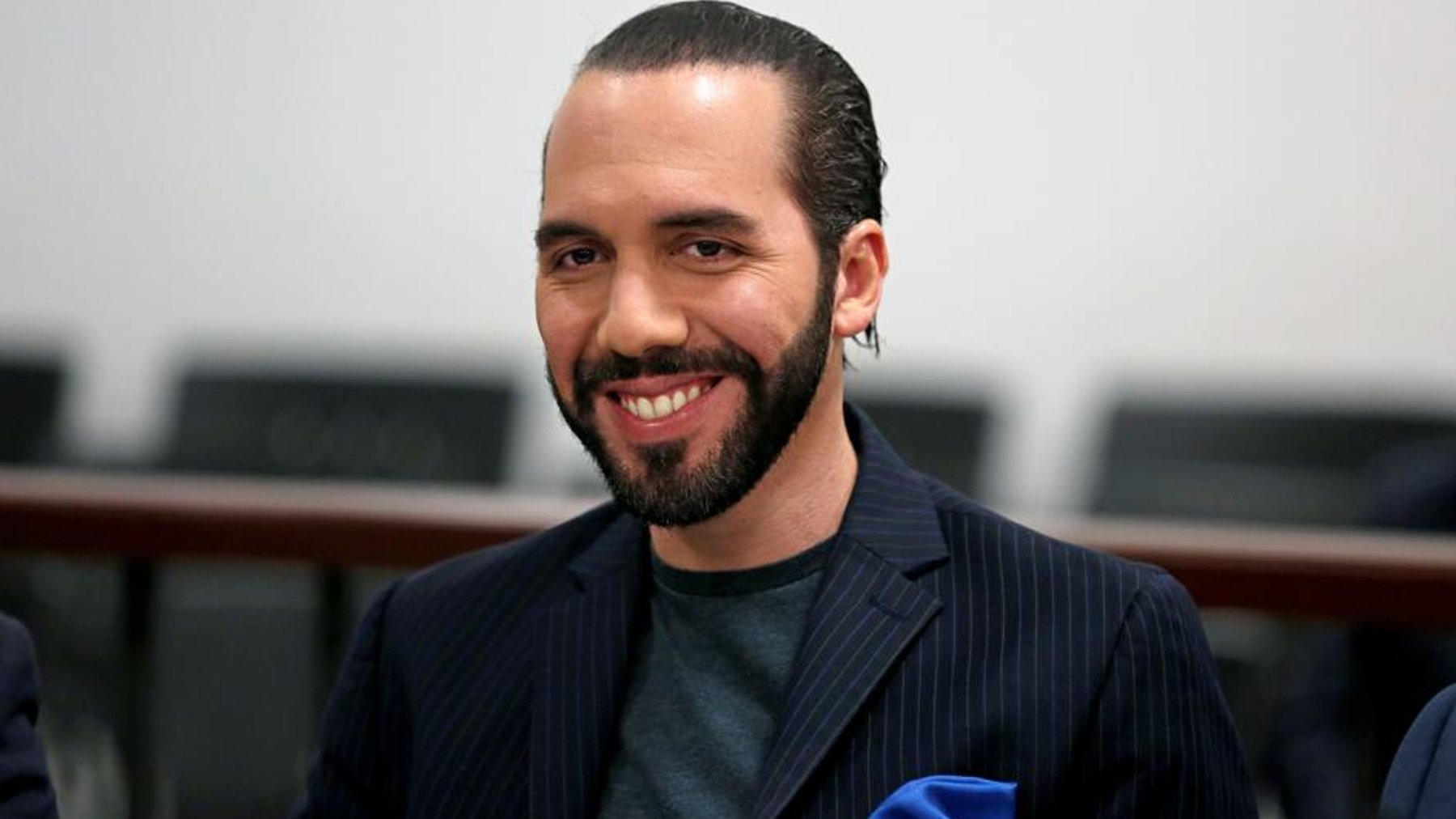Nayib Bukele ironicznie pokazuje Peterowi Schiffowi, dlaczego bitcoin ma przewagę nad tradycyjnymi bankami
