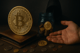 Dlaczego prawdopodobnie nigdy nie będziesz posiadać 1 pełnego Bitcoina – i dlaczego Satoshi mógł to zaplanować?